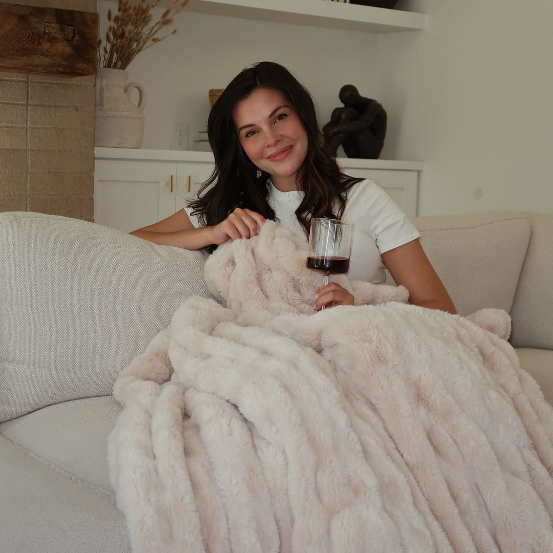 Clermont blanket lifestyle photo 2
