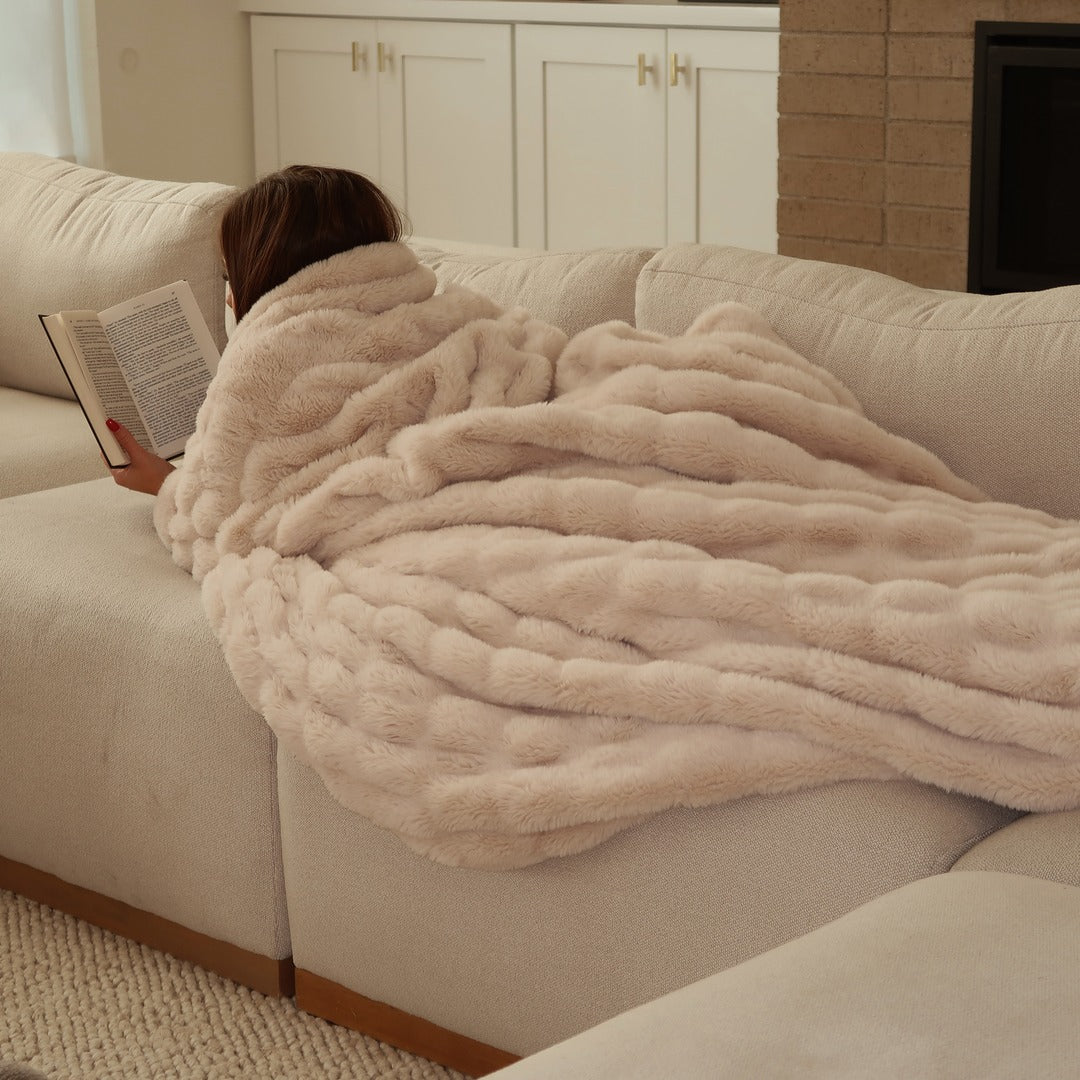 Clermont blanket lifestyle photo 4